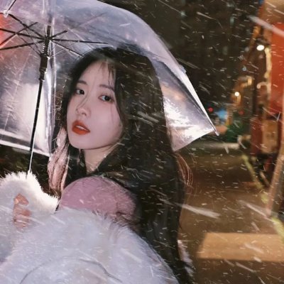 腰间持枪